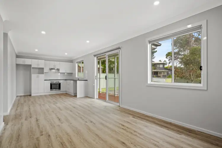 18a Roger Crescent, Berkeley Vale NSW 2261