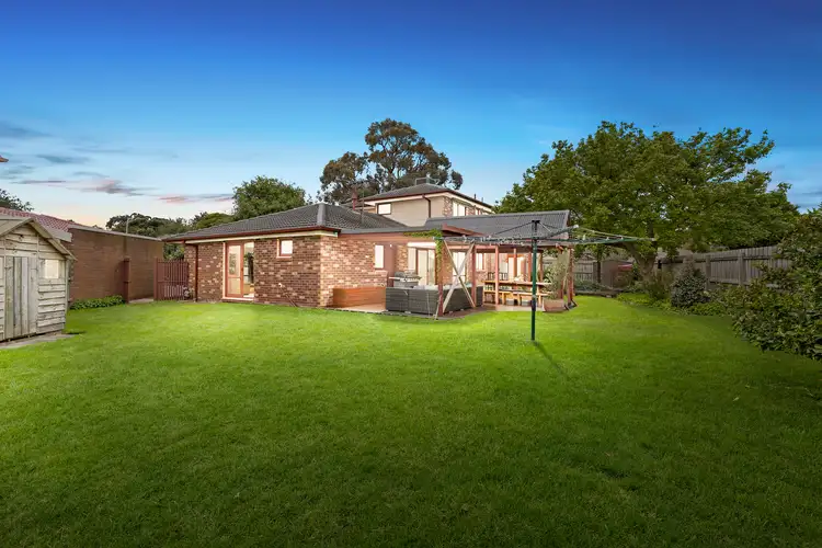 2 Burraneer Close, Ferntree Gully VIC 3156