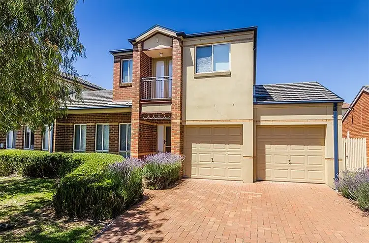 Main view of Homely townhouse listing, 7 Kirren Close, Cranbourne VIC 3977