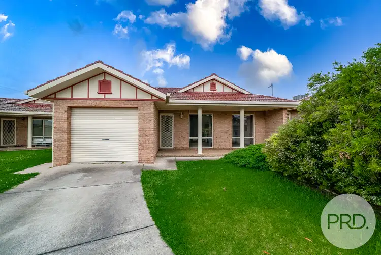 2/29 Nardoo Street, Glenfield Park NSW 2650