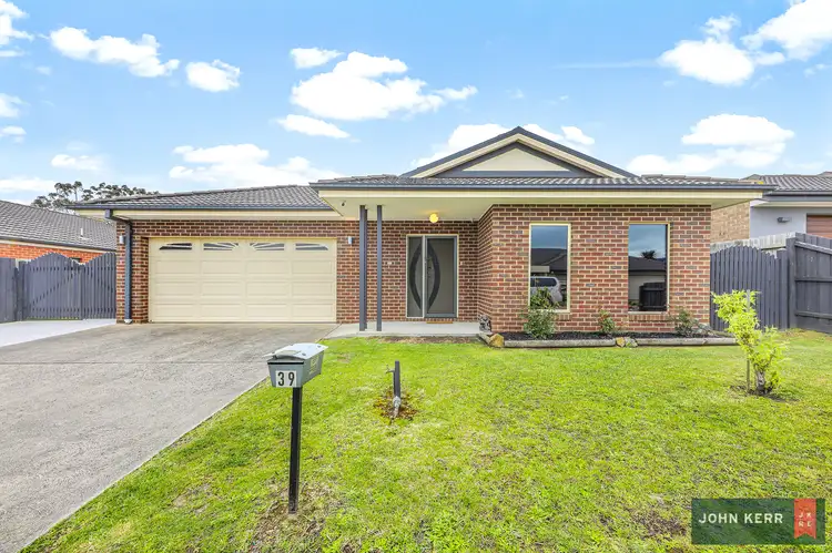 39 Sweetwater Place, Moe VIC 3825