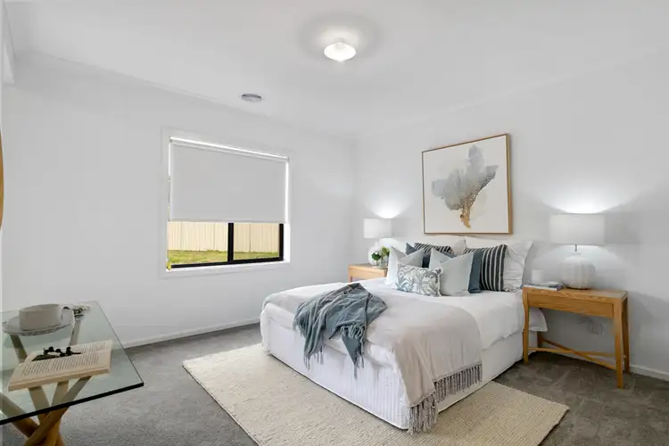 Fifth view of Homely house listing, 8 The Culdesac, Benalla VIC 3672