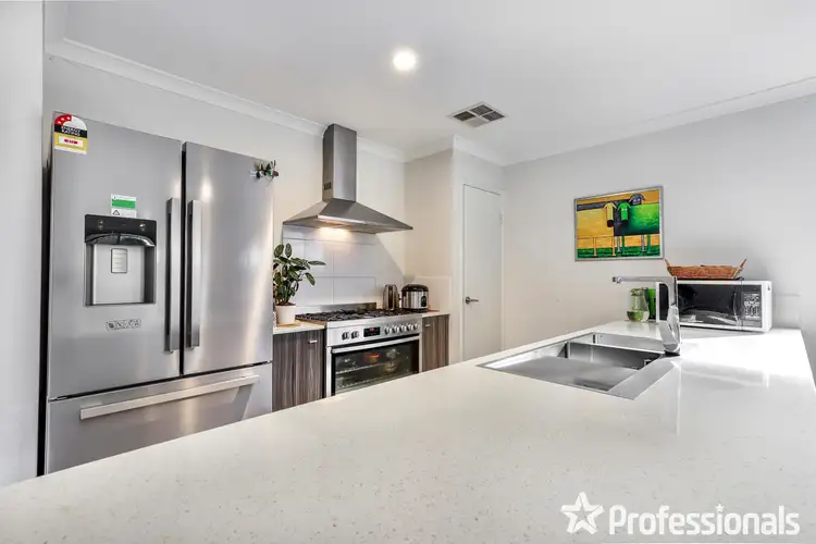 Fifth view of Homely house listing, 8 Macadamia Loop, Piara Waters WA 6112