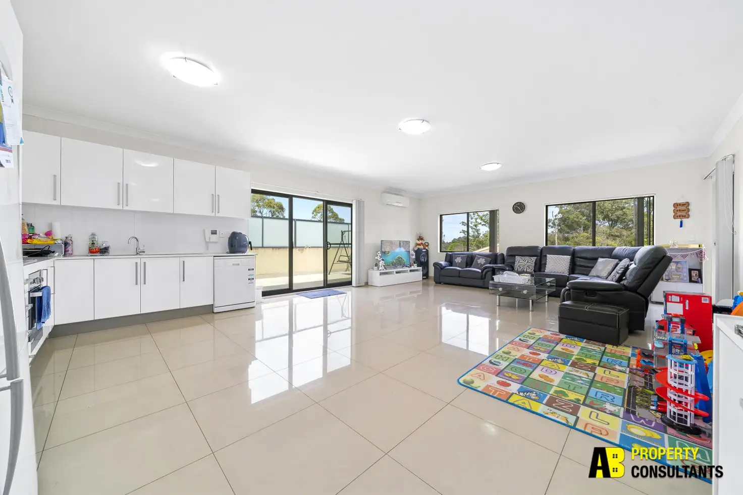 Main view of Homely unit listing, 4/78-80 Barbara Boulevard, Seven Hills NSW 2147