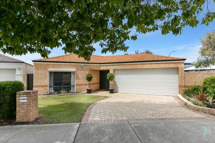23 Henning Crescent, Manning WA 6152