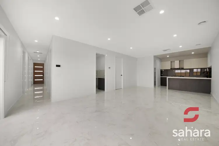 Fifth view of Homely house listing, 2 Melogold Crescent, Tarneit VIC 3029