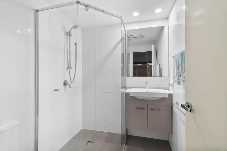 Fifth view of Homely apartment listing, 4/12 Montrose Road, Taringa QLD 4068