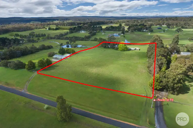124 Kent Drive, Haddon VIC 3351