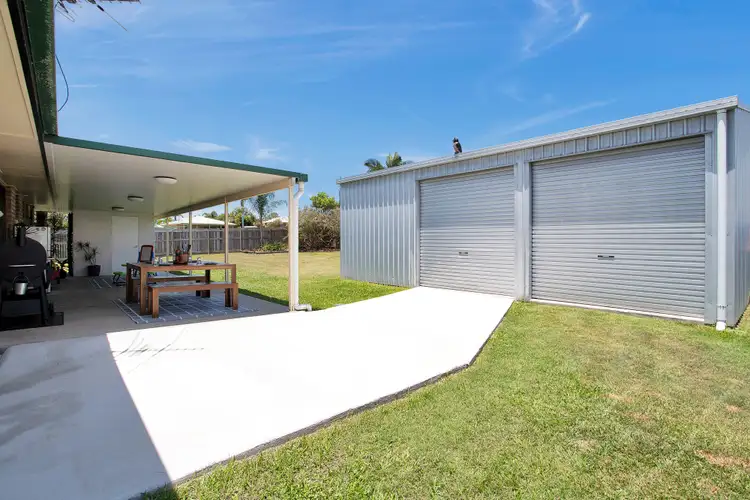 2 Sunset Place, Eimeo QLD 4740