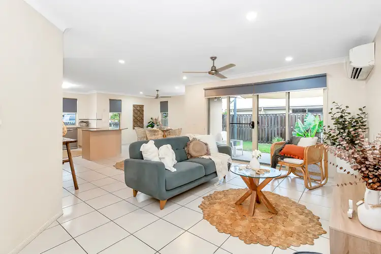 2/2 Narrabeen Street, Blacks Beach QLD 4740