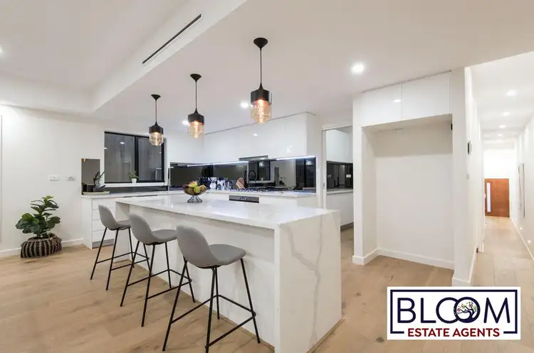 Second view of Homely house listing, 8 Mewat Circuit, Thornhill Park VIC 3335