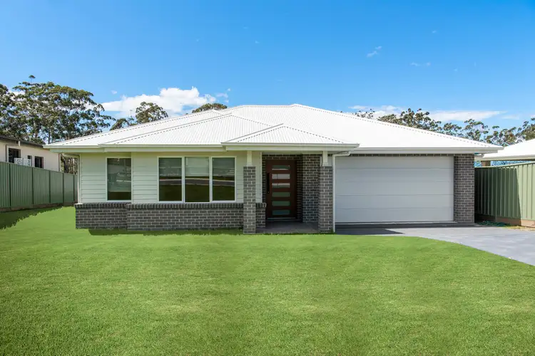 8 Brookwater Crescent, Mollymook Beach NSW 2539