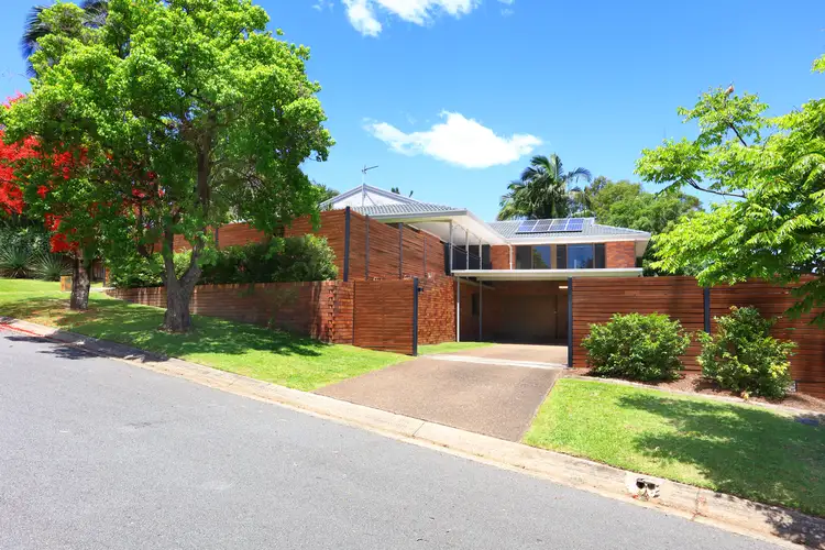 5 Longueville Court