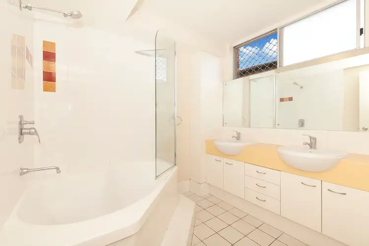 Fifth view of Homely apartment listing, 2/11 Beaconsfield Street, Highgate Hill QLD 4101