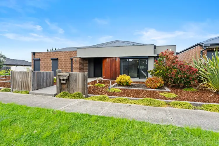 Second view of Homely house listing, 40 Gyrfalcon Way, Doreen VIC 3754