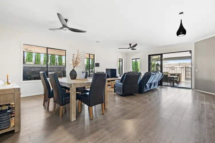 Fifth view of Homely house listing, 40 Gyrfalcon Way, Doreen VIC 3754