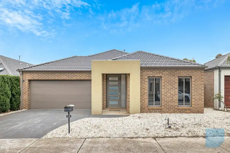 18 Derwent Close, Caroline Springs VIC 3023