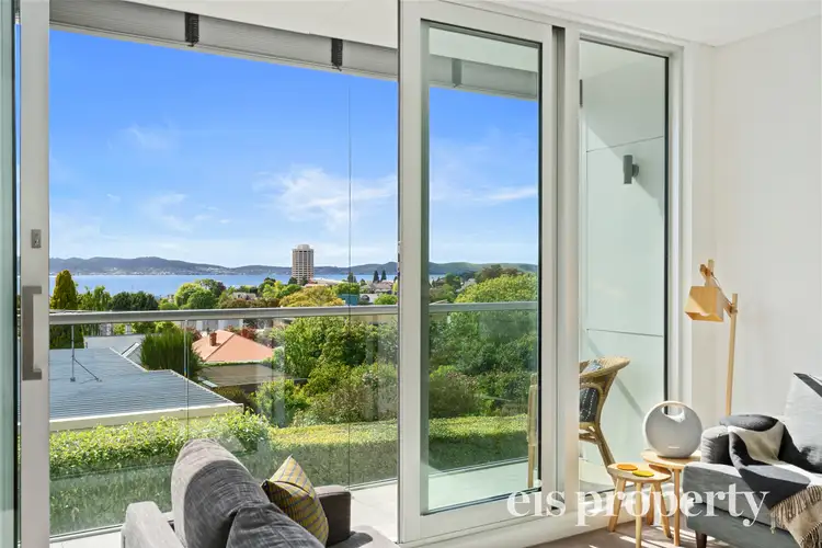 2/26 View Street, Sandy Bay TAS 7005