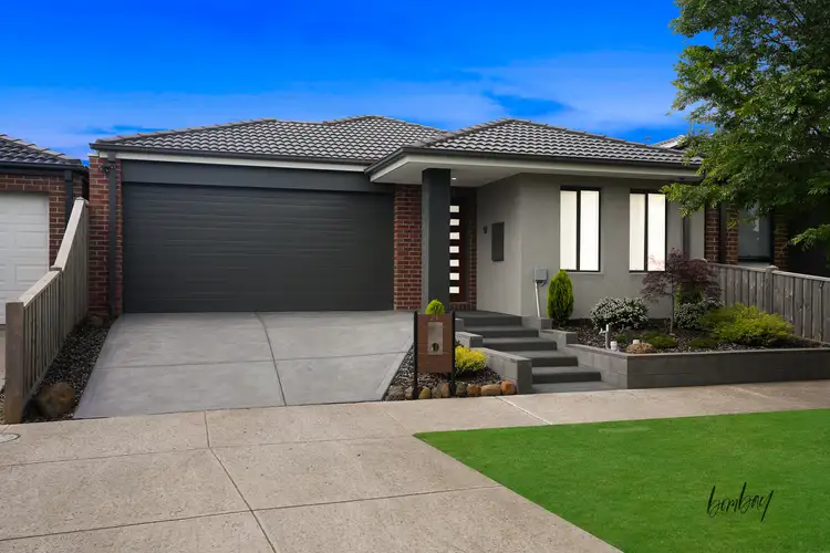 21 Hollington Drive, Mickleham VIC 3064