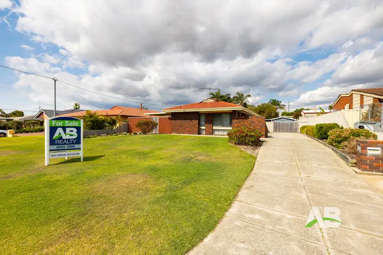 16 Dandaloo Crescent, Wanneroo WA 6065
