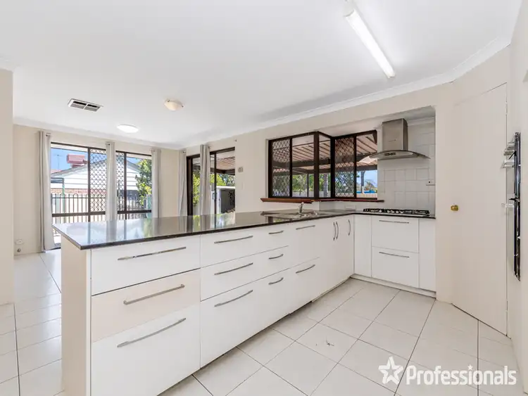 Sixth view of Homely house listing, 2 Mallow Way, Forrestfield WA 6058
