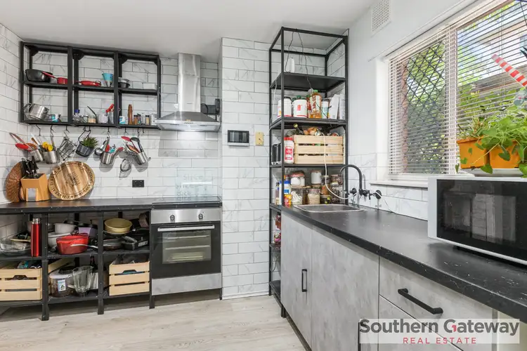 Fifth view of Homely unit listing, 1/4 Canham Way, Orelia WA 6167