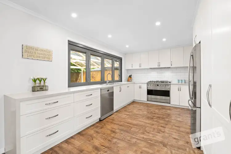 15 Jason Close, Berwick VIC 3806