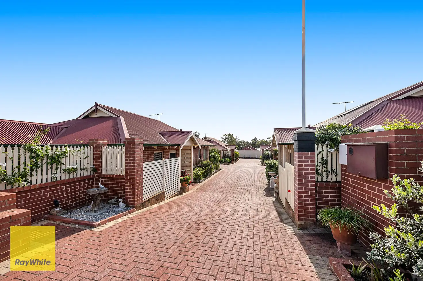 Main view of Homely unit listing, 2/9 Railway Road, Kalamunda WA 6076