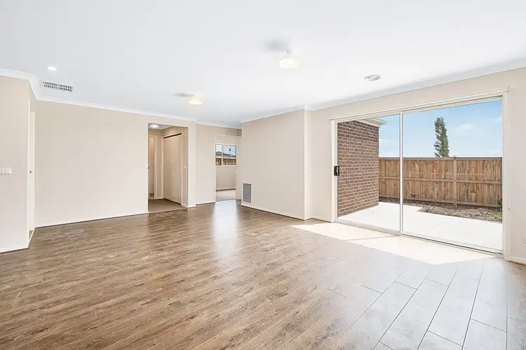 Fifth view of Homely house listing, 33 Ballymarang Chase, Cranbourne West VIC 3977