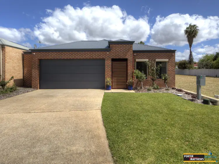 3 Casey Street, Cloverdale WA 6105