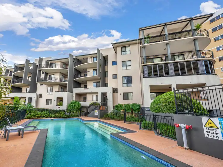 12/70 Norman Crescent, Norman Park QLD 4170