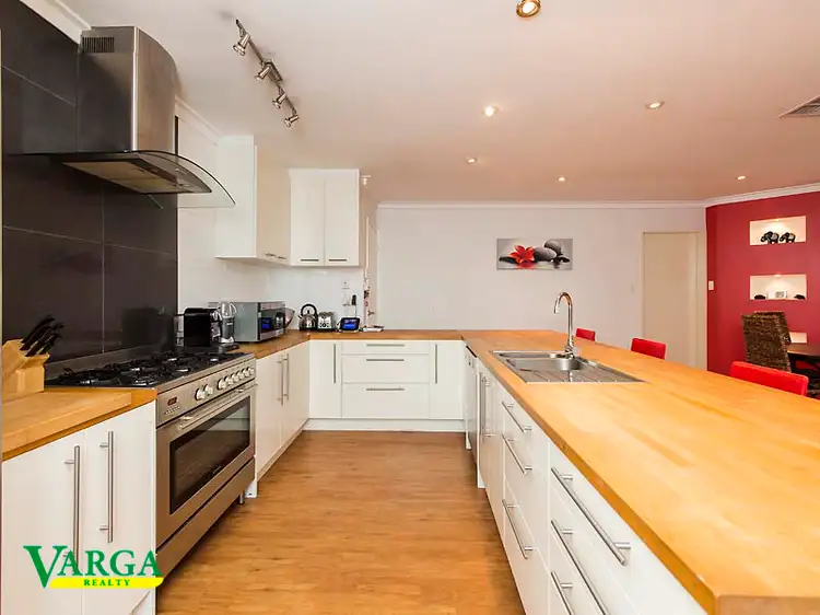 10 Sunbird Court, Willetton WA 6155