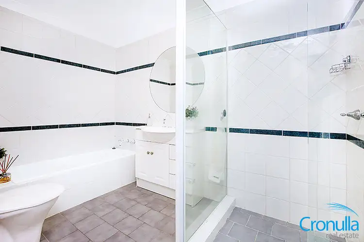 Fifth view of Homely apartment listing, 11/4-6 Vista St, Caringbah NSW 2229