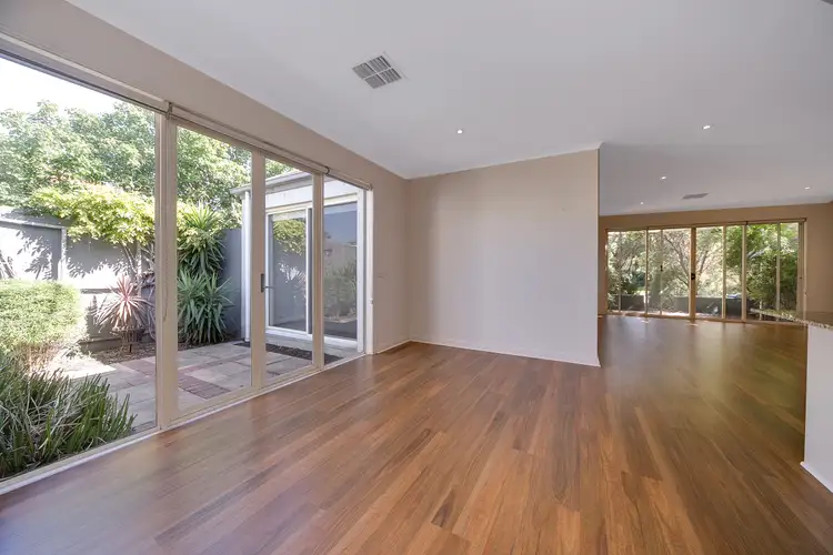 18 The Crescent, Port Melbourne VIC 3207