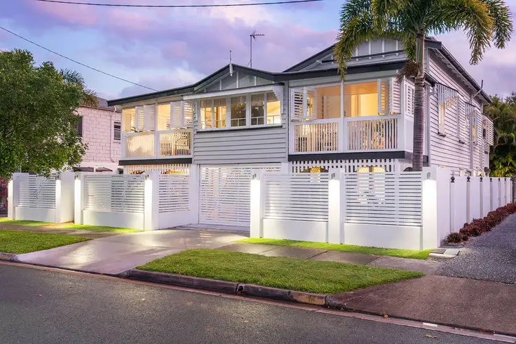 16 Broad Street, Labrador QLD 4215