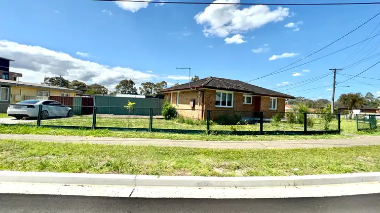 8 Romney Cres, Miller NSW 2168