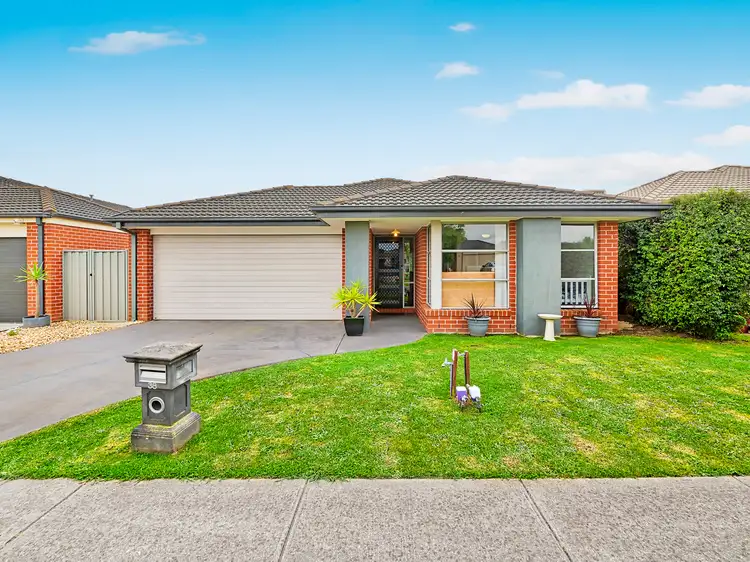 38 Thurvaston Crescent, Cranbourne East VIC 3977