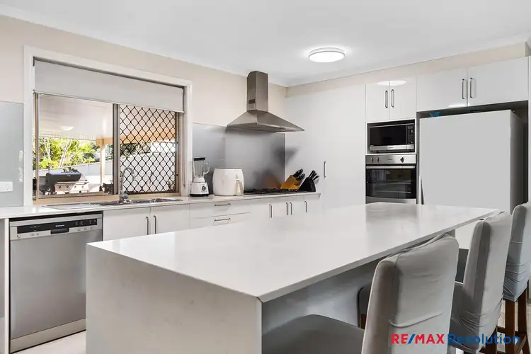 38 Loane Drive, Edens Landing QLD 4207