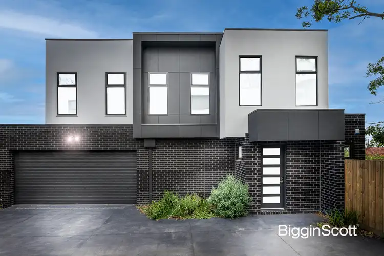 Main view of Homely townhouse listing, 2/19 Stanley Avenue, Mount Waverley VIC 3149