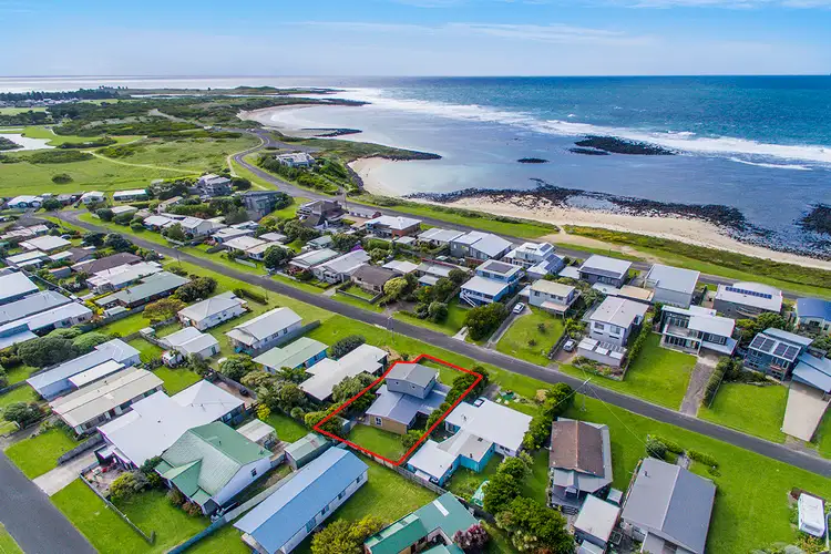 28 Reardon Street, Port Fairy VIC 3284