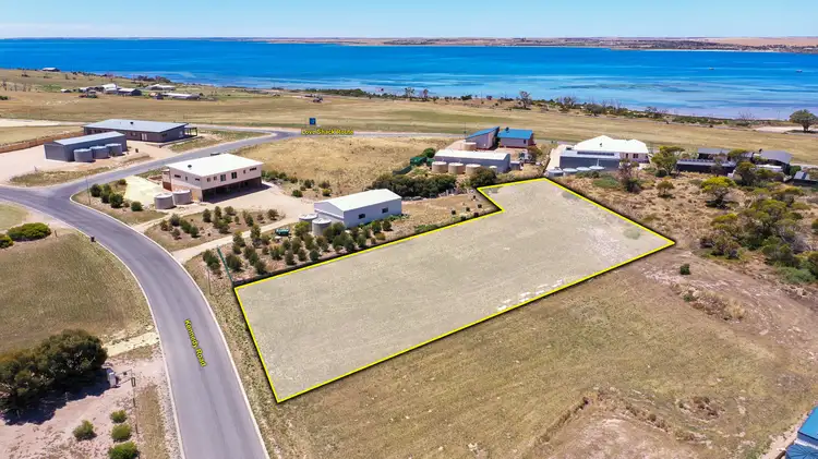 8 Kennedy Road, Streaky Bay SA 5680
