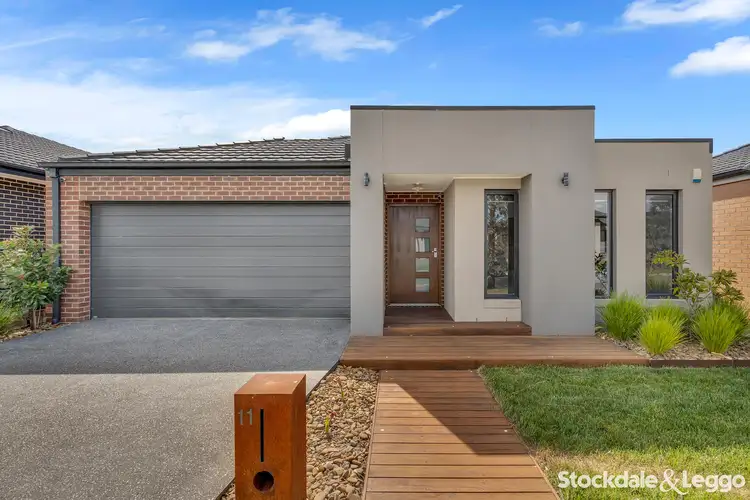 11 Retlaw Road, Mickleham VIC 3064