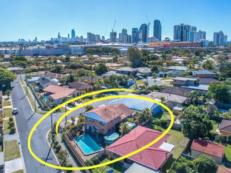 1 Chianti Avenue, Mermaid Waters QLD 4218
