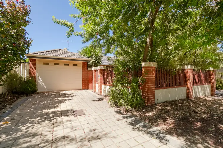 6 Nanson Way, Nollamara WA 6061