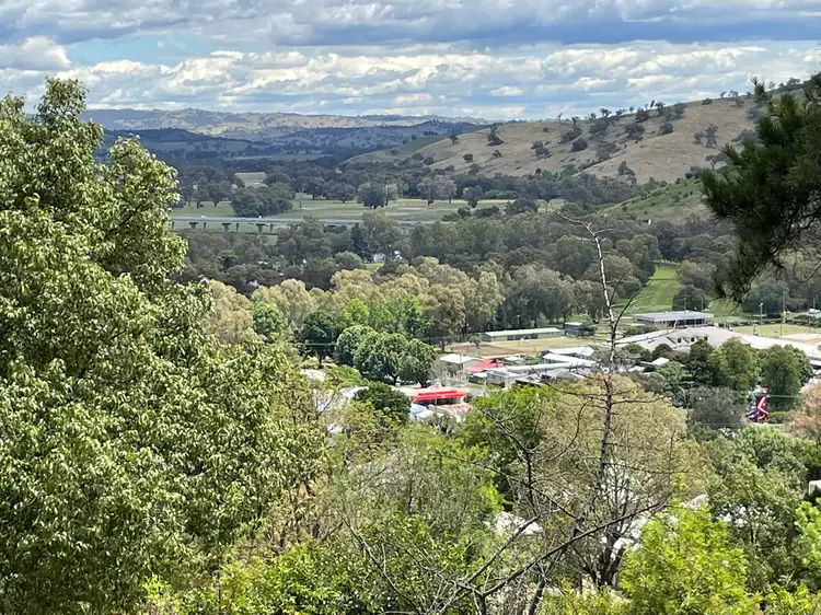 102 Hanley Street, Gundagai NSW 2722