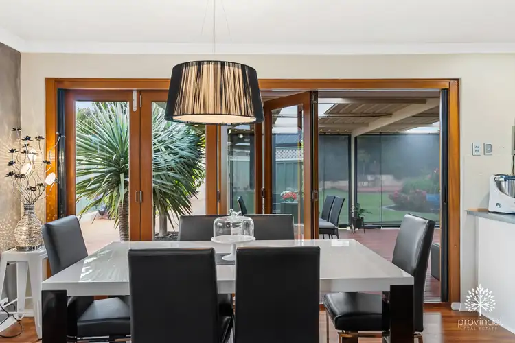 25 Hunter Drive, Lesmurdie WA 6076