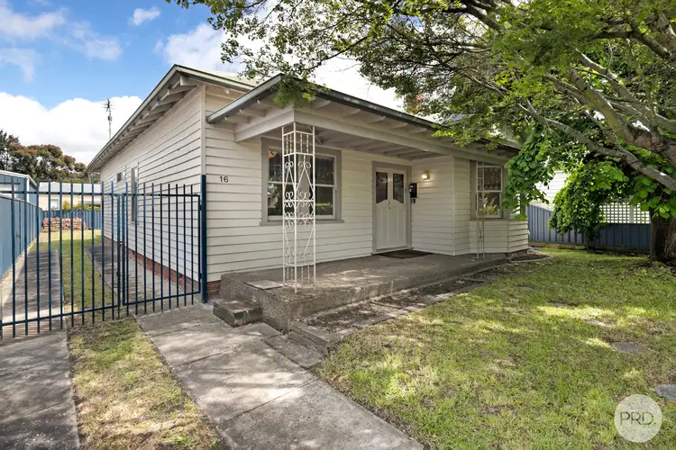 16 James Street, Golden Point VIC 3350