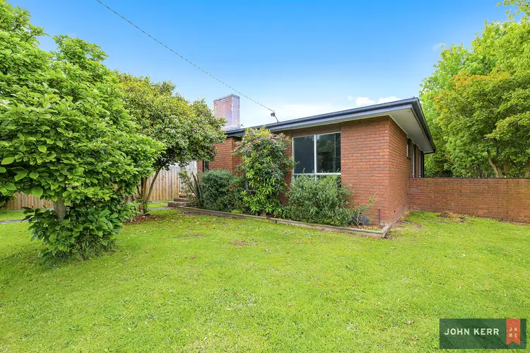 10 Burgess Street, Trafalgar VIC 3824