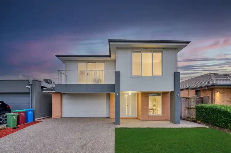 14 Statham View, Cranbourne West VIC 3977