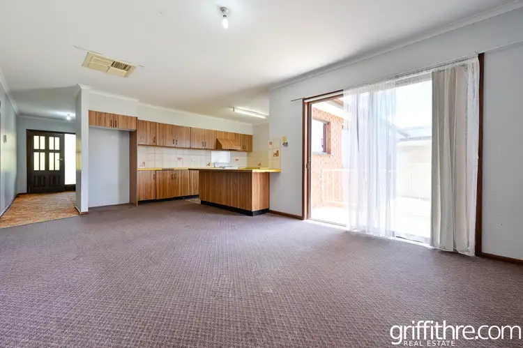 Fifth view of Homely house listing, 8 Duff Place, Griffith NSW 2680